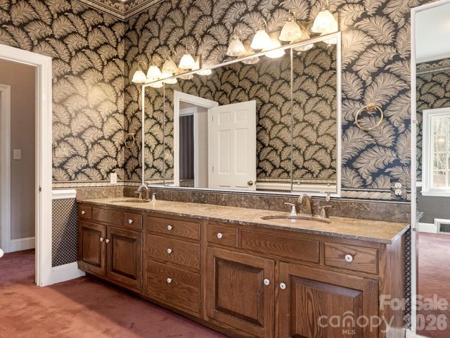 2750 Loch Lane, Charlotte, NC 28226