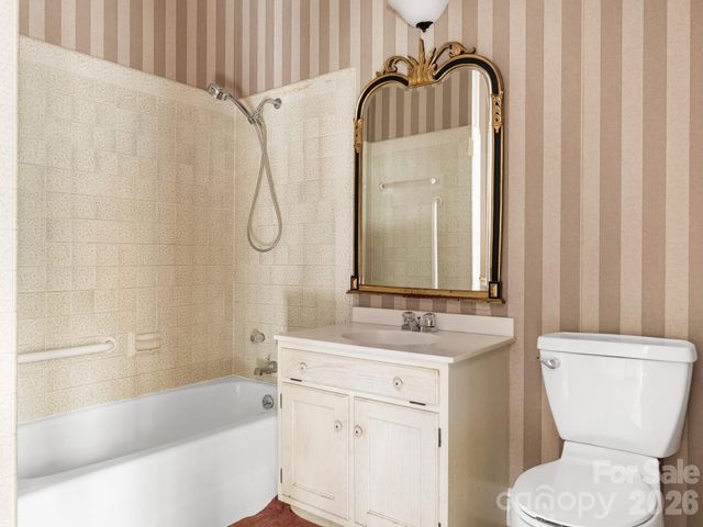 2750 Loch Lane, Charlotte, NC 28226