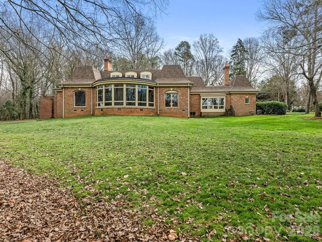 2750 Loch Lane, Charlotte, NC 28226