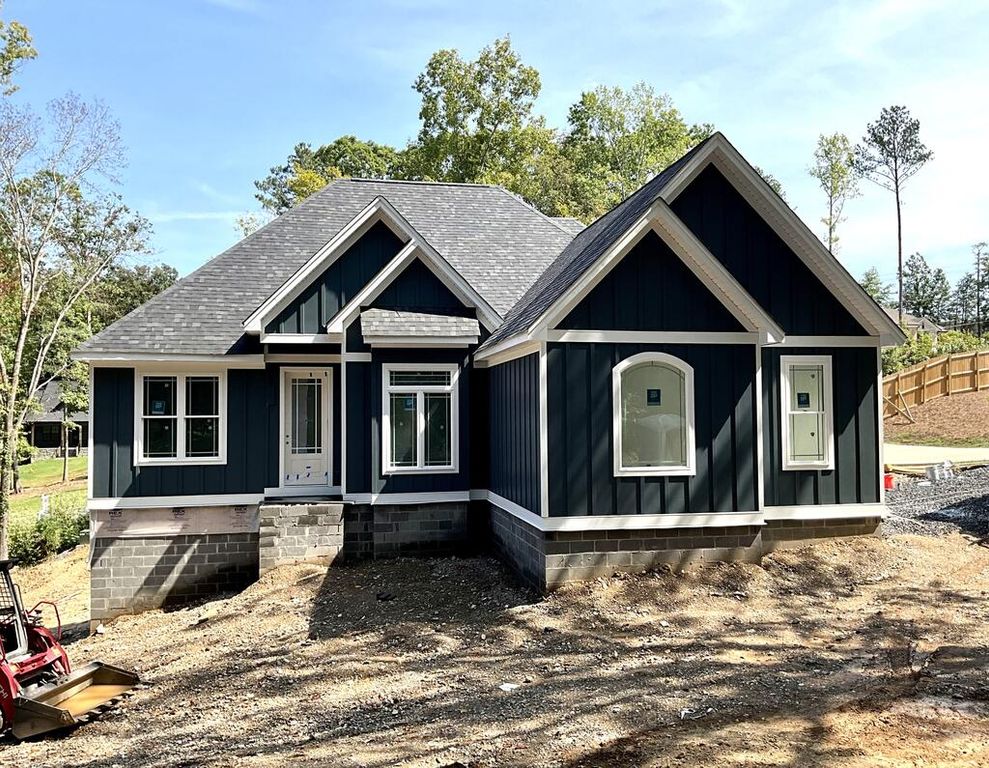 443 Haig Mill Lake Rd, Dalton, GA 30720