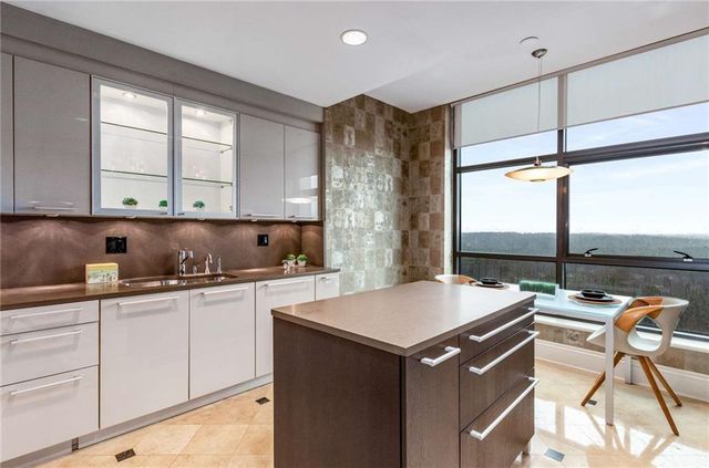 750 Park NE Avenue 19E, Atlanta, GA 30326