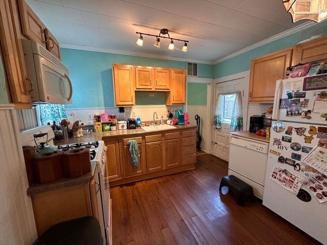 221 N Hayes Street 221 N Hayes Street, Bellefontaine, OH 43311