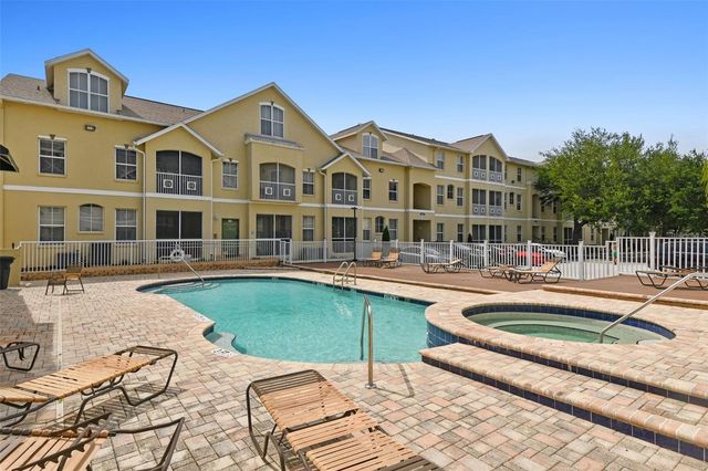 5052 SUNRIDGE PALMS DRIVE 104, Tampa, FL 33617
