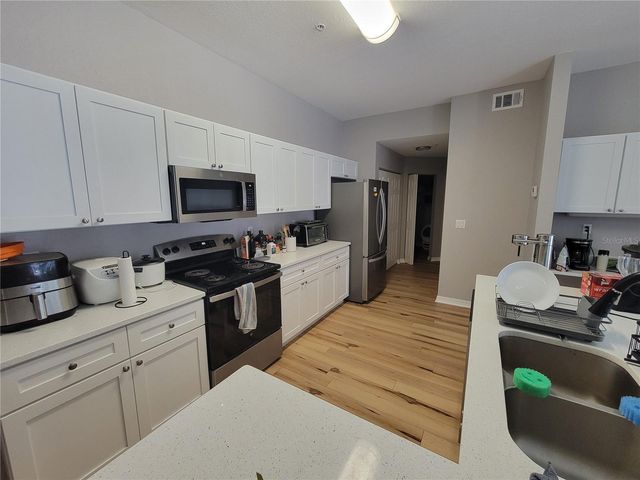 5052 SUNRIDGE PALMS DRIVE 104, Tampa, FL 33617