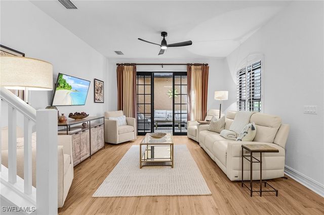 9118 Chula Vista ST 12002, Naples, FL 34113