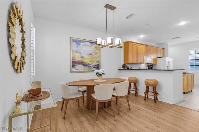 9118 Chula Vista ST 12002, Naples, FL 34113