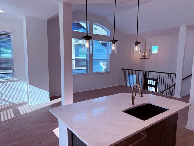 127 West Coralburst Loop, Montgomery, TX 77316