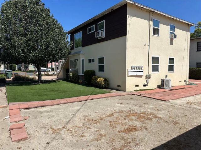 2208 W Victory, Burbank, CA 91506