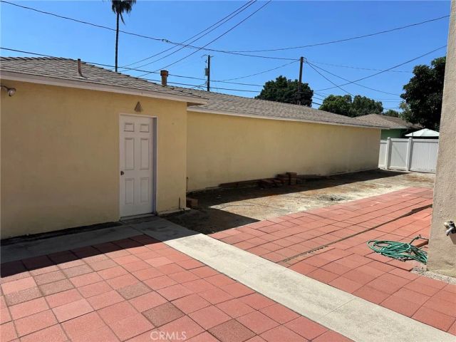 2208 W Victory, Burbank, CA 91506
