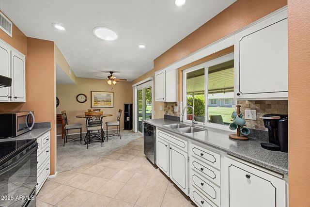 9618 W LONG HILLS Drive, Sun City, AZ 85351