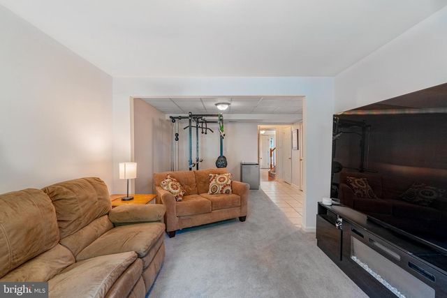 406 TERRACE DR, Quakertown, PA 18951