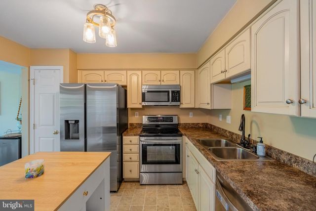 406 TERRACE DR, Quakertown, PA 18951