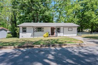 100 Pine Circle, Jonesboro, GA 30236