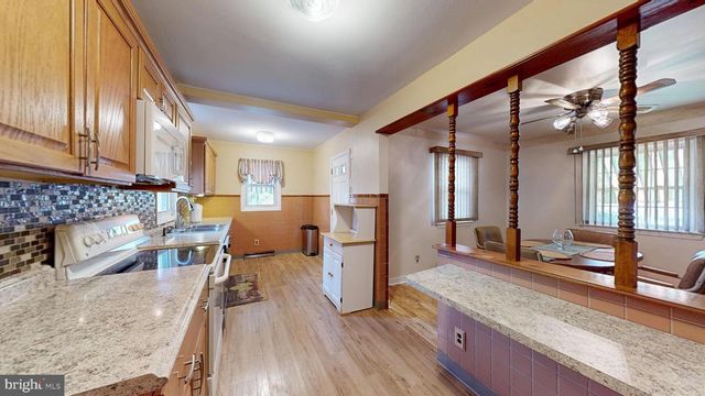 219 VANNEMAN BLVD, Paulsboro, NJ 08066