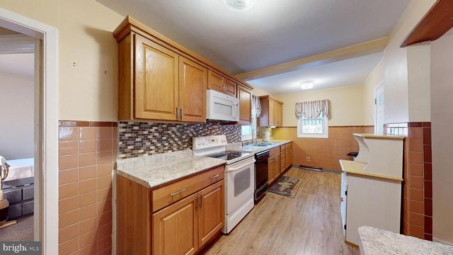 219 VANNEMAN BLVD, Paulsboro, NJ 08066