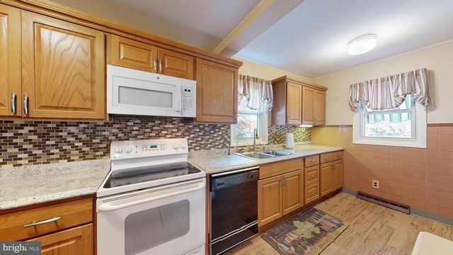 219 VANNEMAN BLVD, Paulsboro, NJ 08066