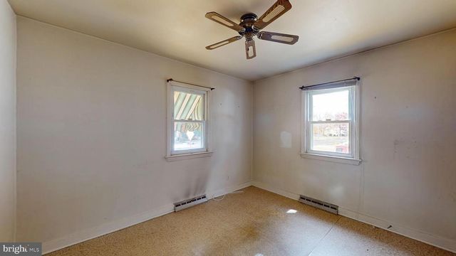 219 VANNEMAN BLVD, Paulsboro, NJ 08066