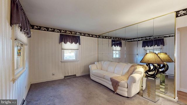 219 VANNEMAN BLVD, Paulsboro, NJ 08066