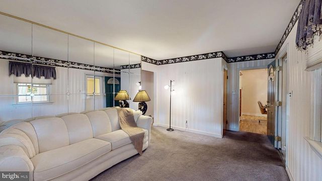 219 VANNEMAN BLVD, Paulsboro, NJ 08066