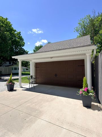 45409 North Avenue, Macomb, MI 48042
