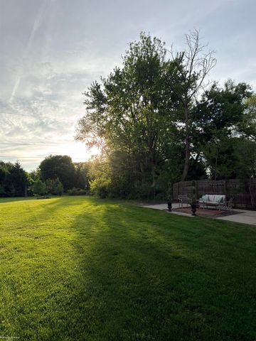 45409 North Avenue, Macomb, MI 48042