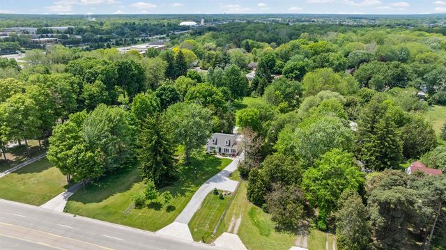 45409 North Avenue, Macomb, MI 48042