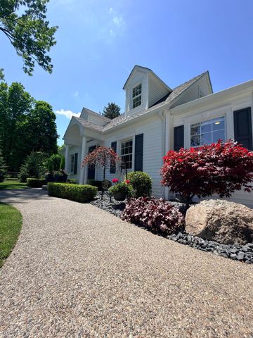 45409 North Avenue, Macomb, MI 48042