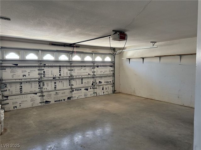 311 Glenoaks Street, Pahrump, NV 89048