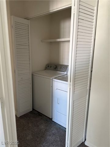 311 Glenoaks Street, Pahrump, NV 89048