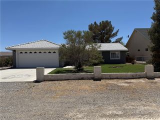 311 Glenoaks Street, Pahrump, NV 89048
