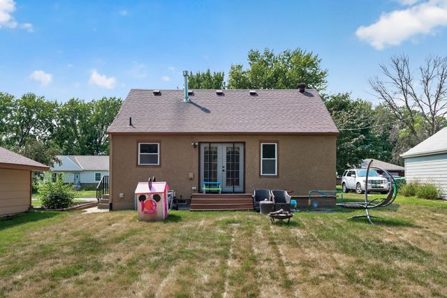 4928 Abbott Avenue N, Brooklyn Center, MN 55429