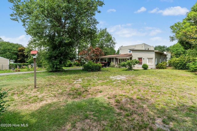 1210 Essex Drive, Wilmington, NC 28403