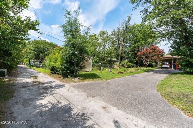 1210 Essex Drive, Wilmington, NC 28403