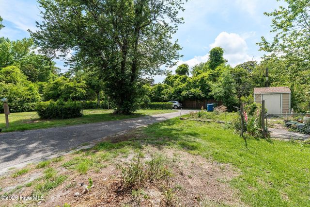 1210 Essex Drive, Wilmington, NC 28403