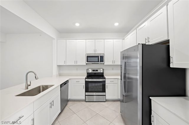 2827 Blossom WAY, Naples, FL 34120