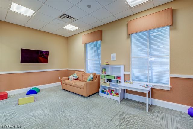 2827 Blossom WAY, Naples, FL 34120