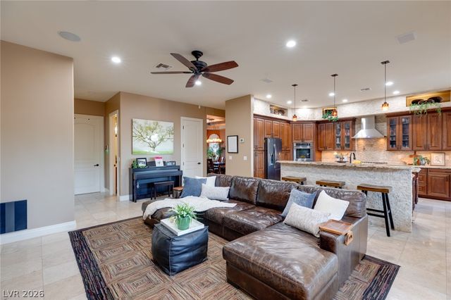 2004 Slow Wind Street, Las Vegas, NV 89134