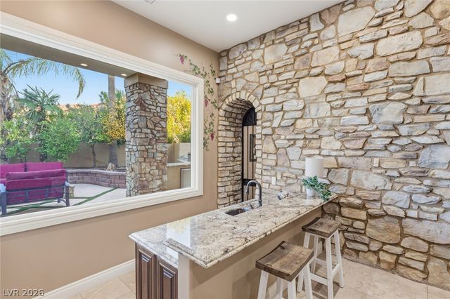 2004 Slow Wind Street, Las Vegas, NV 89134