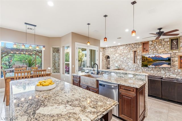 2004 Slow Wind Street, Las Vegas, NV 89134