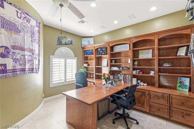 2004 Slow Wind Street, Las Vegas, NV 89134