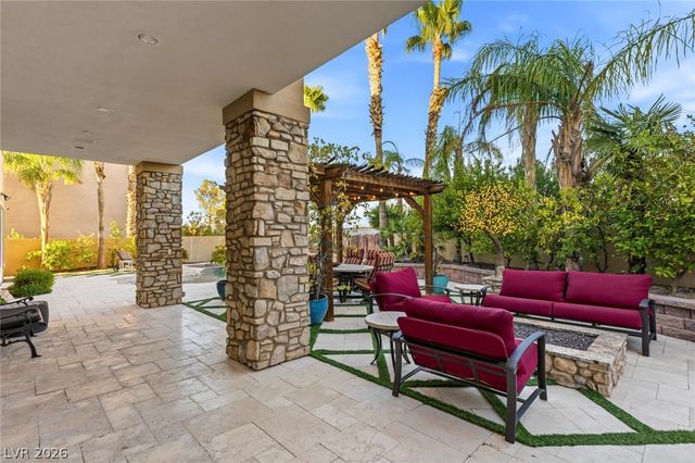 2004 Slow Wind Street, Las Vegas, NV 89134