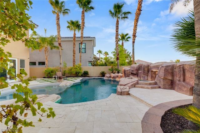 2004 Slow Wind Street, Las Vegas, NV 89134