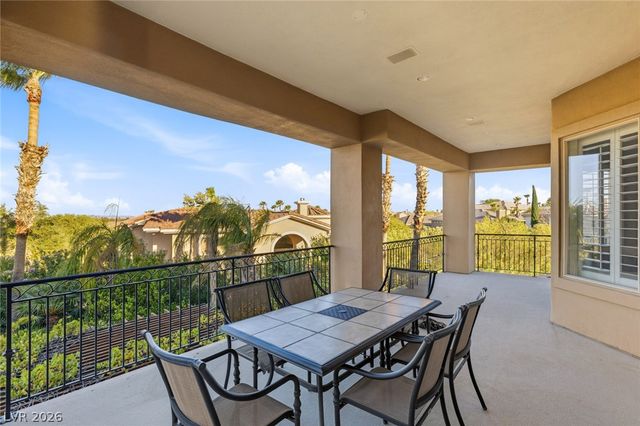 2004 Slow Wind Street, Las Vegas, NV 89134