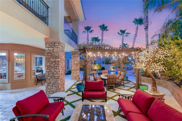 2004 Slow Wind Street, Las Vegas, NV 89134