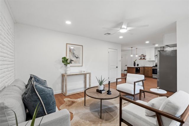 5023 Redstart Street, Houston, TX 77035