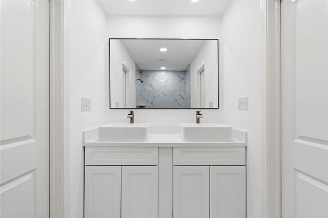 5023 Redstart Street, Houston, TX 77035
