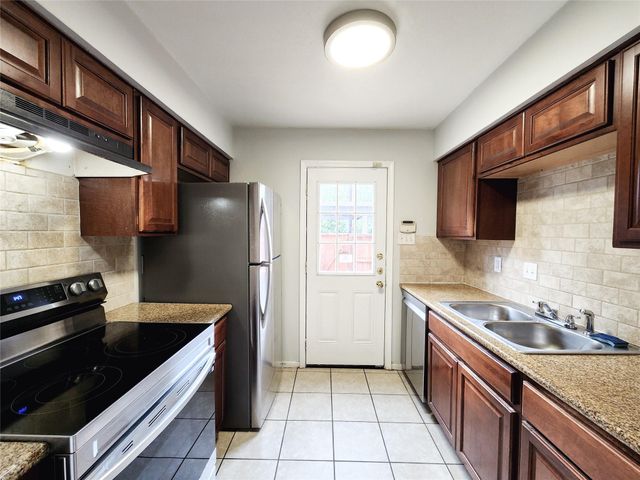 8848 Kempwood Drive, Houston, TX 77080
