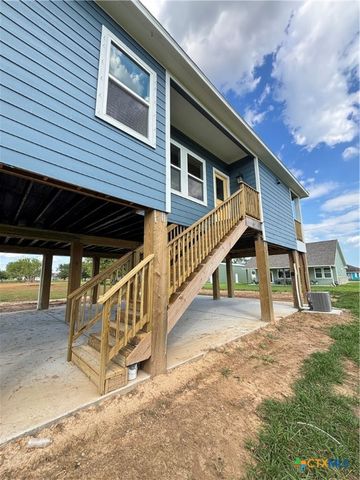 423 Calumet, Palacios, TX 77465