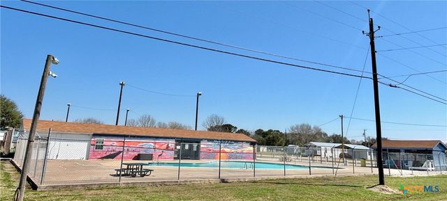 423 Calumet, Palacios, TX 77465