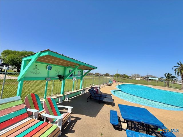 423 Calumet, Palacios, TX 77465